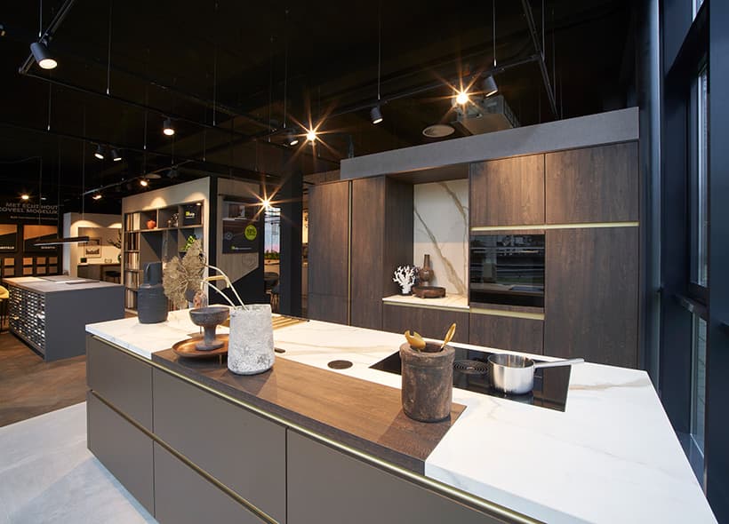 Ontdek hoe jouw op maat gemaakte Tulp keuken in Nederland speciaal voor jou wordt gerealiseerd