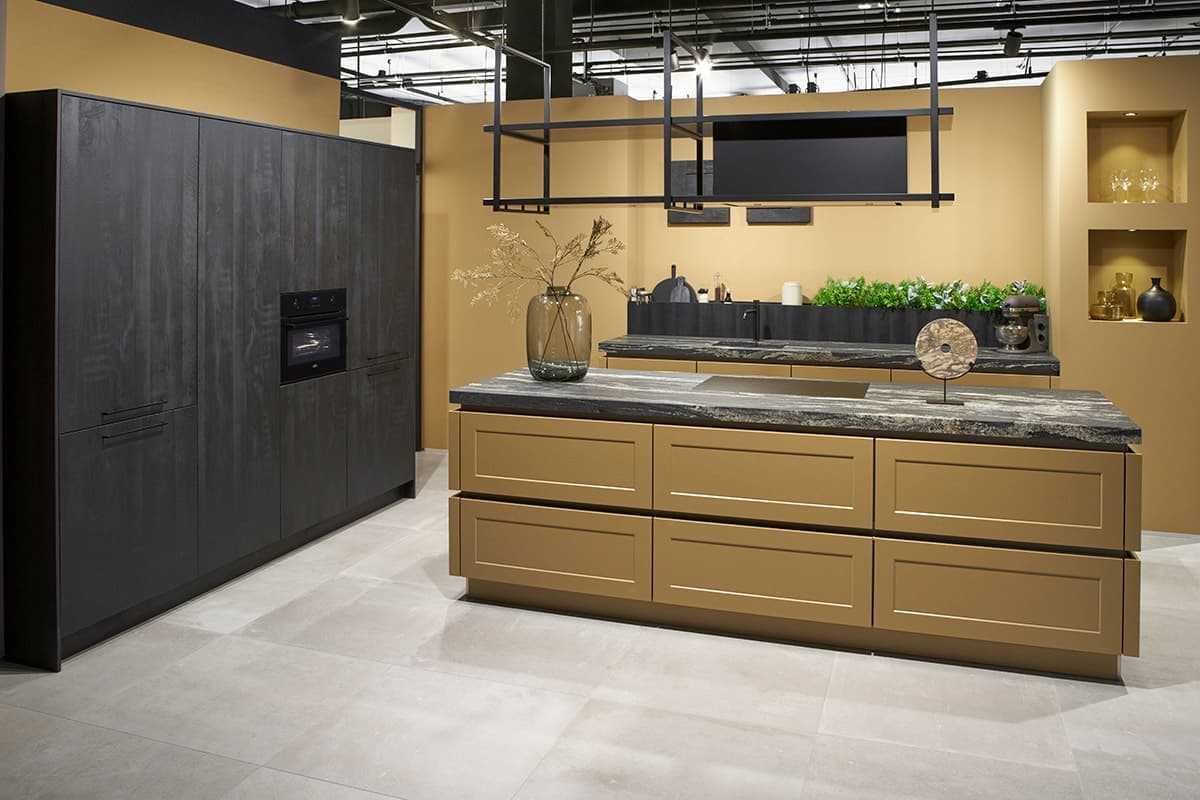 Eilandkeuken met werkblad van graniet