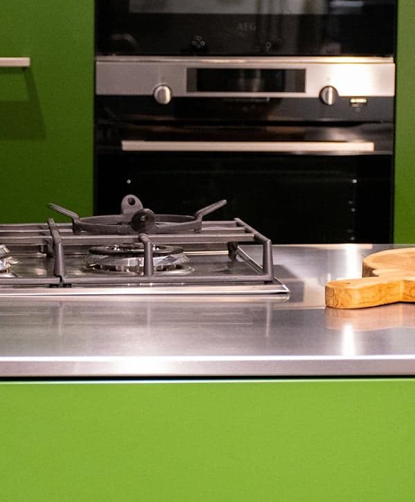 RVS onderdelen in keuken keukenblad.jpg