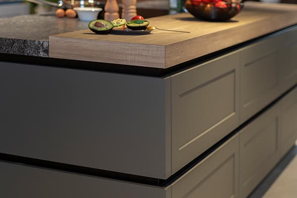 Modern-landelijke-antraciet-keuken